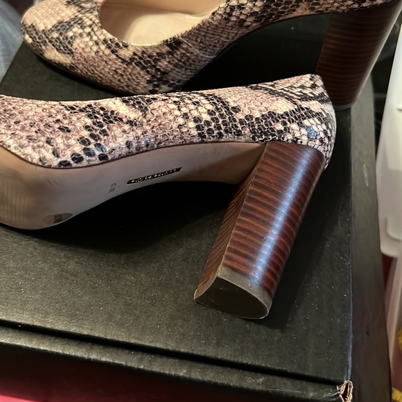 Leather Snake Print Pumps - Picture 3 of 4
